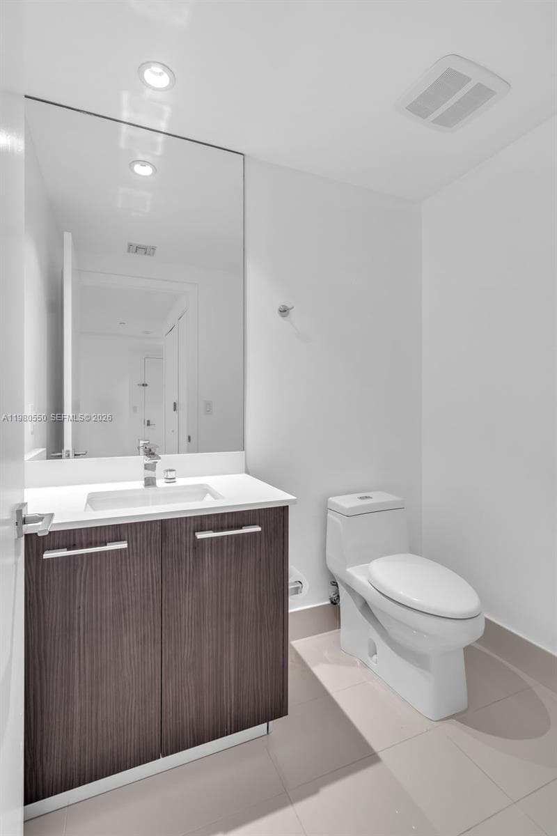 55 SW 9th St # 1109, Miami FL 33130 — 26