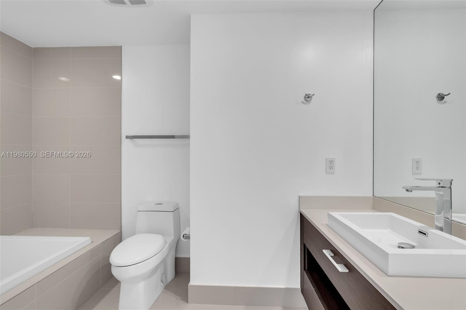 55 SW 9th St # 1109, Miami FL 33130 — 22