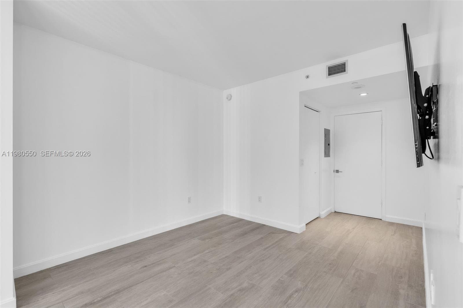 55 SW 9th St # 1109, Miami FL 33130 — 19