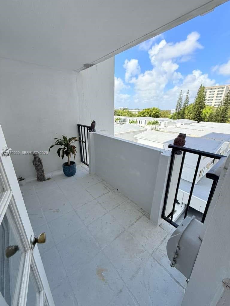 2750 NE 183rd St # 606, Aventura FL 33160 — 12