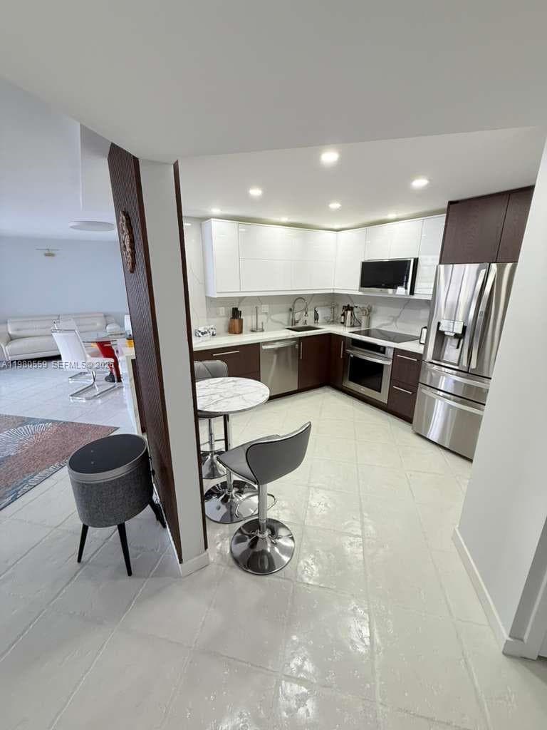 2750 NE 183rd St # 606, Aventura FL 33160 — 1