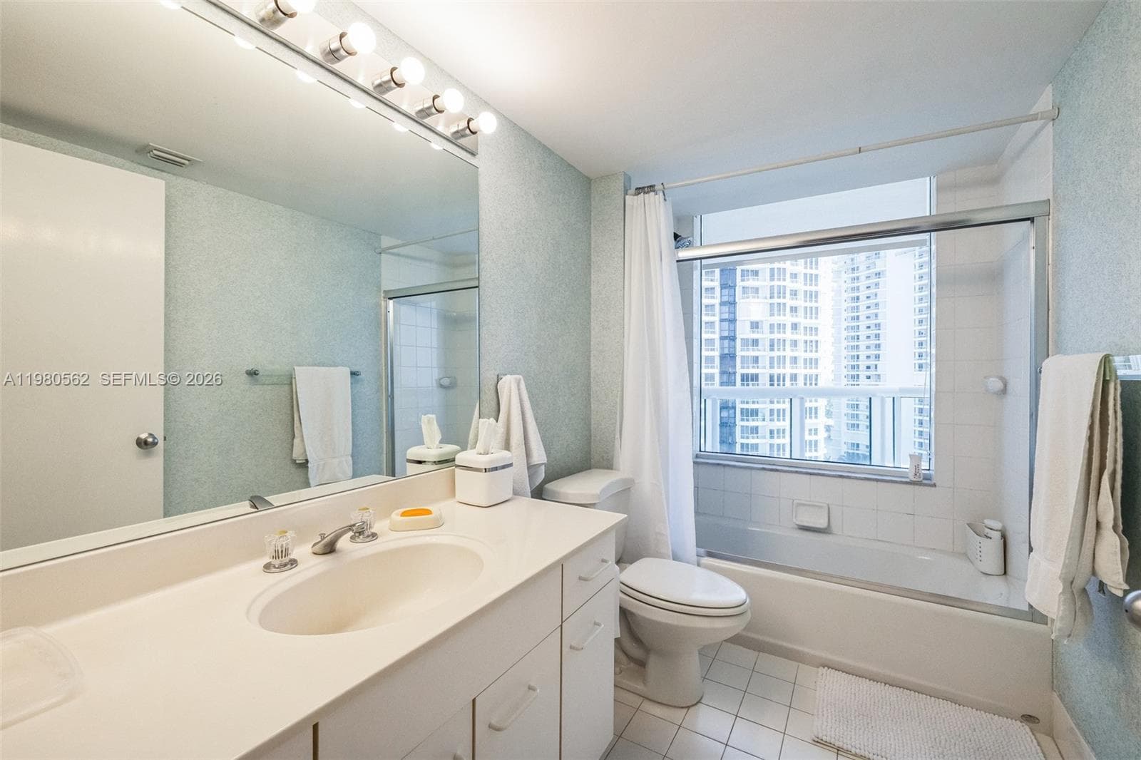 21205 Yacht Club Dr # 1802, Aventura FL 33180 — 22