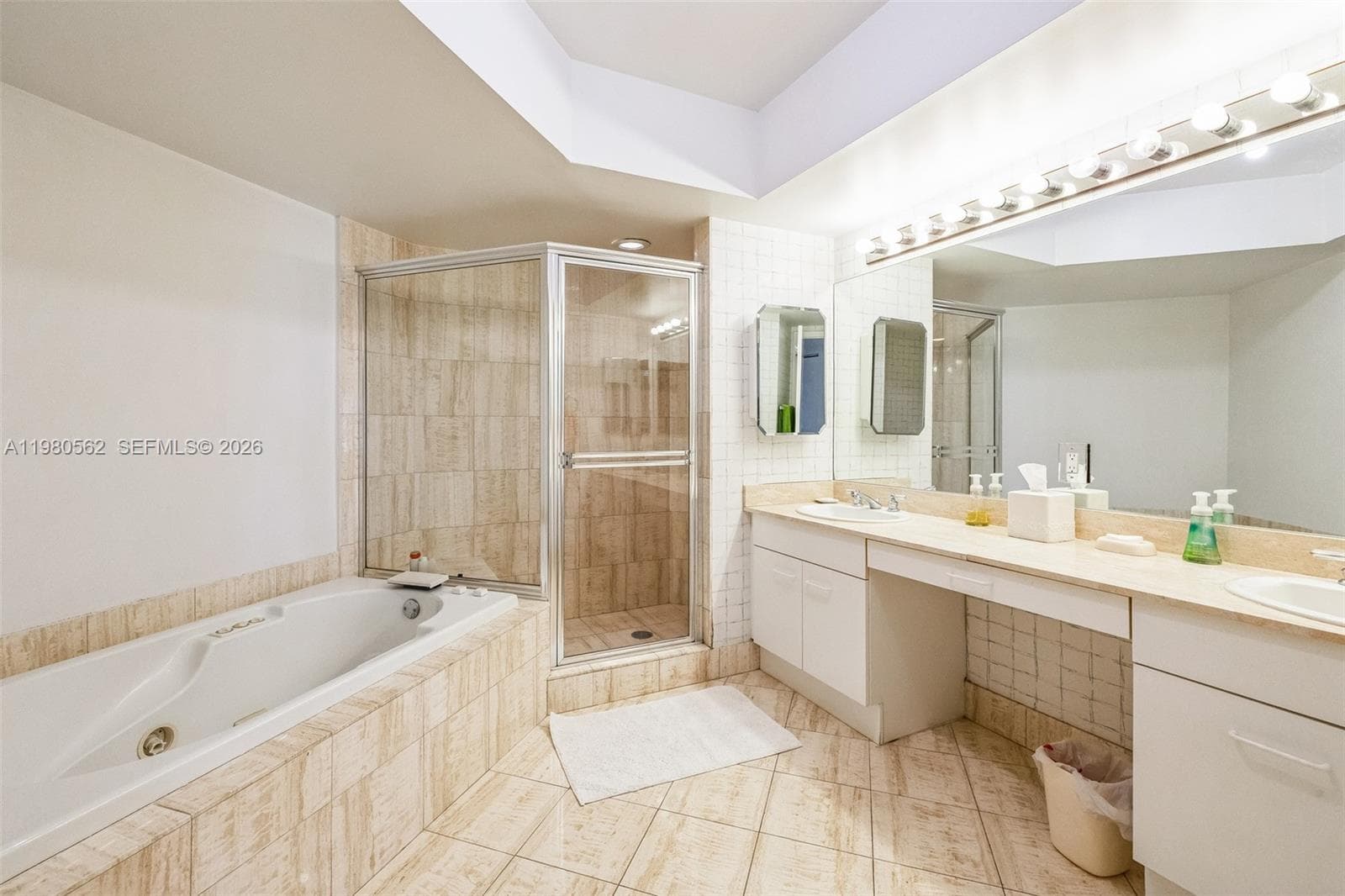 21205 Yacht Club Dr # 1802, Aventura FL 33180 — 24