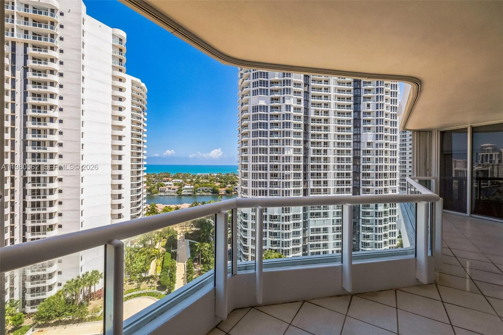 21205 Yacht Club Dr # 1802, Aventura FL 33180 — 25