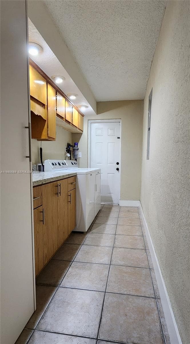 880 E 26th St, Hialeah FL 33013 — 12