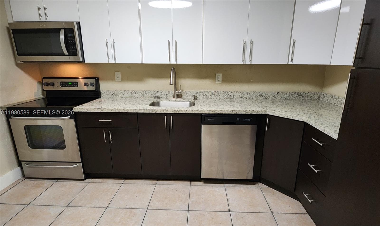 880 E 26th St, Hialeah FL 33013 — 7