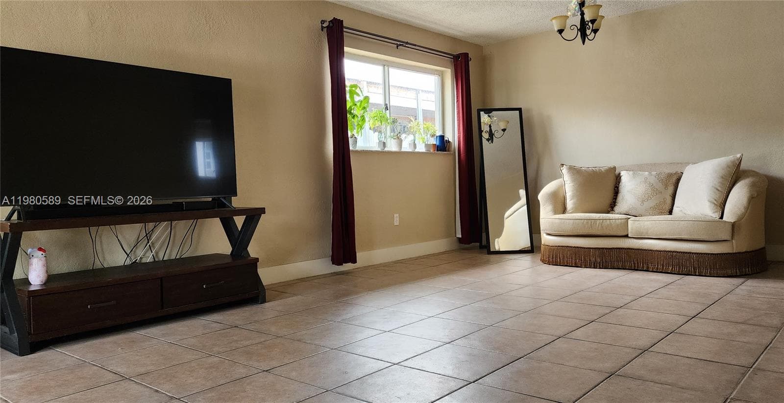 880 E 26th St, Hialeah FL 33013 — 4