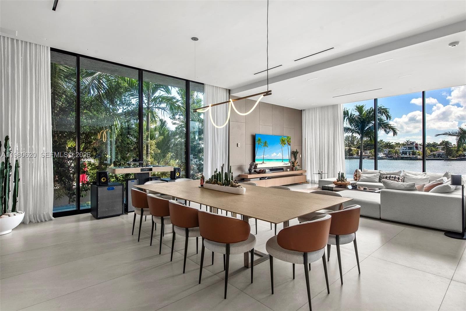 310 S Hibiscus Dr, Miami Beach FL 33139 — 16