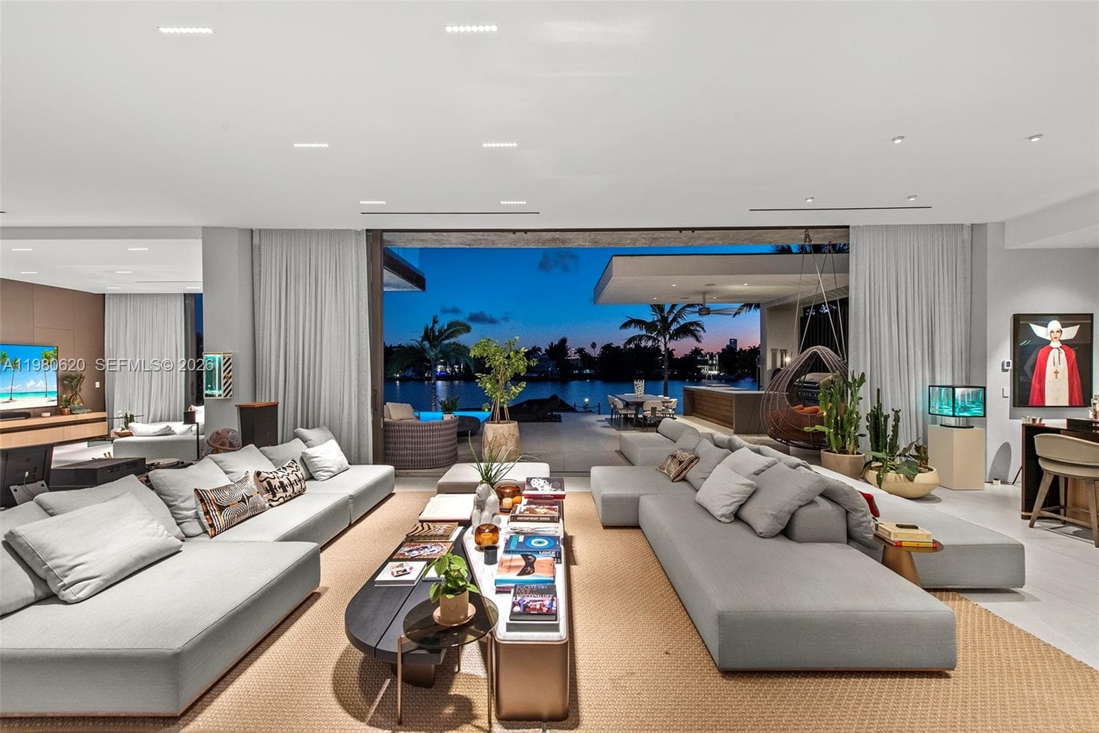 310 S Hibiscus Dr, Miami Beach FL 33139 — 7
