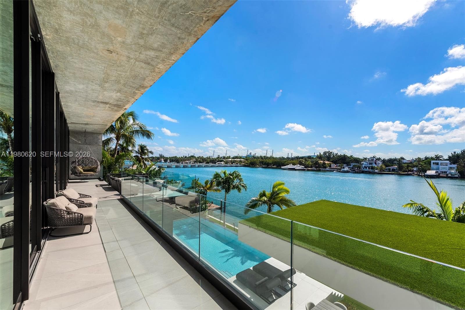 310 S Hibiscus Dr, Miami Beach FL 33139 — 36
