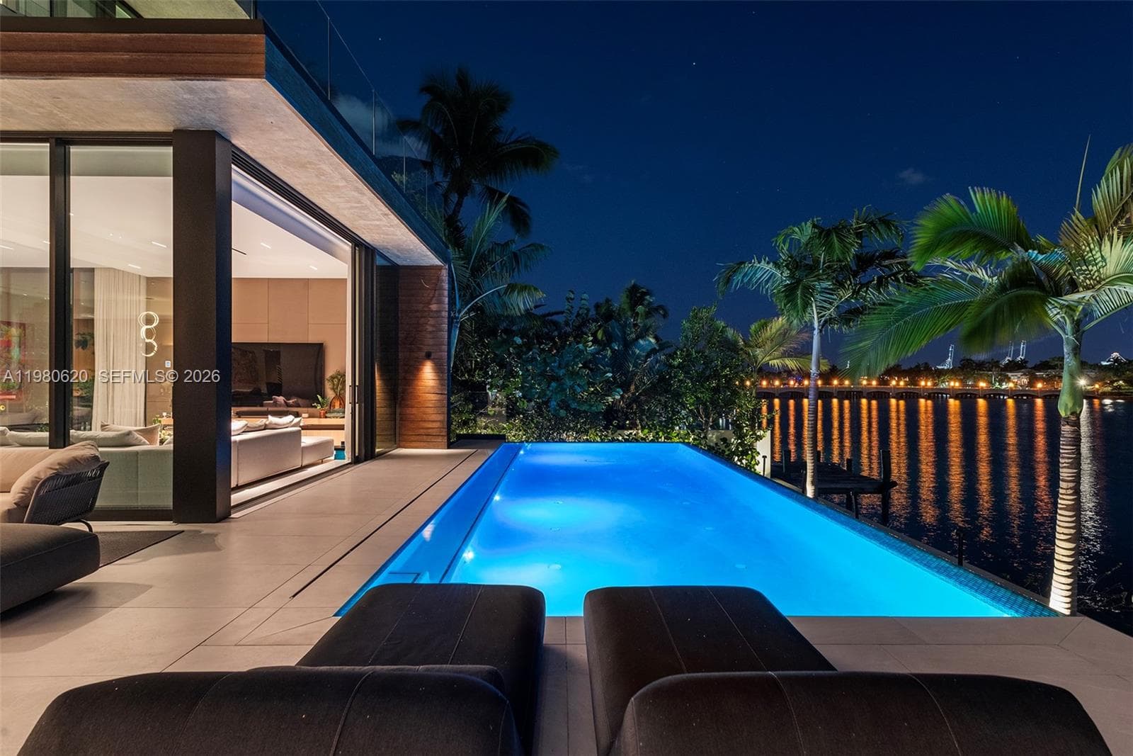 310 S Hibiscus Dr, Miami Beach FL 33139 — 54