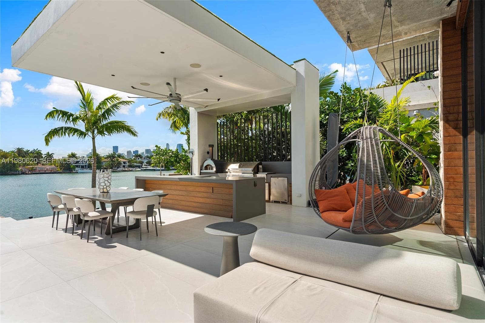 310 S Hibiscus Dr, Miami Beach FL 33139 — 11