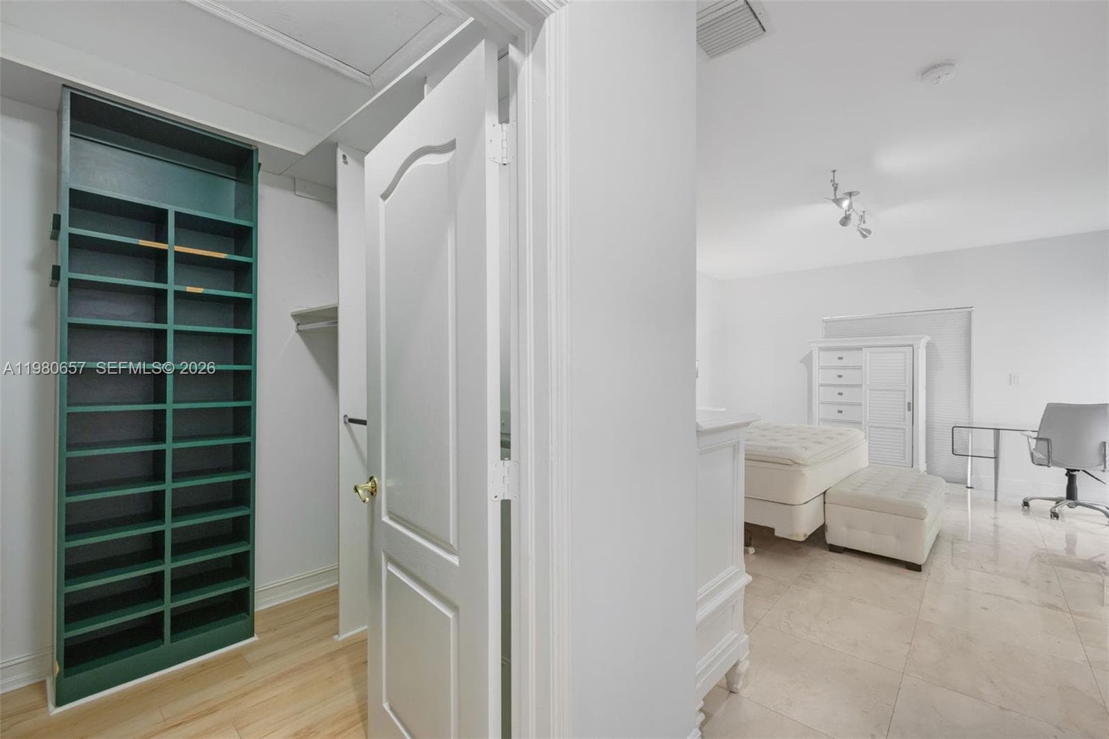18450 NE 30th place, Aventura FL 33160 — 23