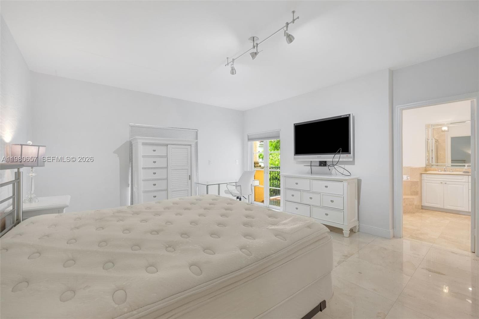 18450 NE 30th place, Aventura FL 33160 — 20