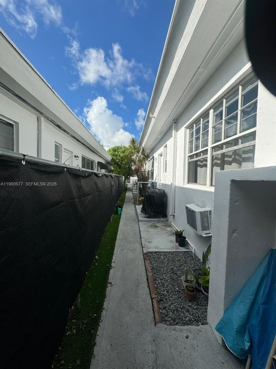 Biscayne Bch Sub, Miami Beach, FL — 16