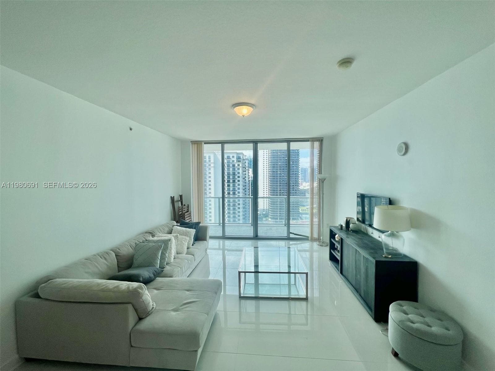 1111 SW 1st Ave # 3223, Miami FL 33130 — 3