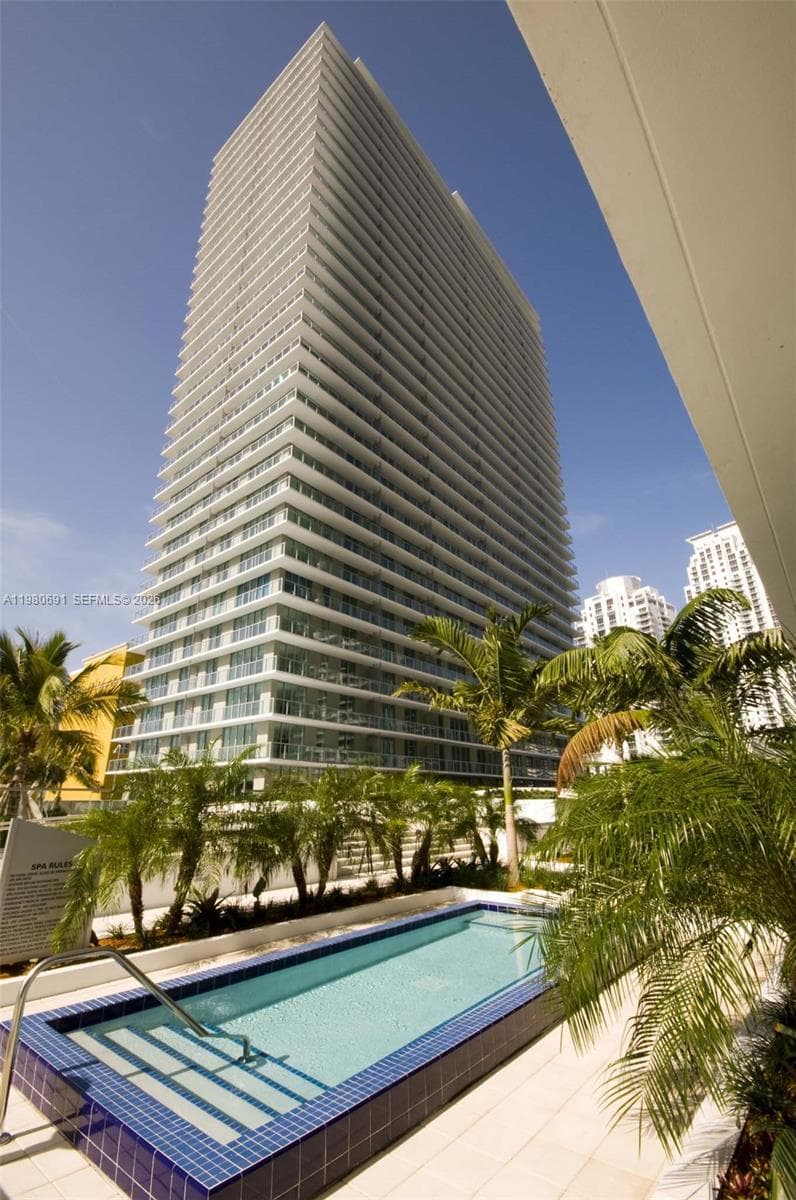 1111 SW 1st Ave # 3223, Miami FL 33130 — 35