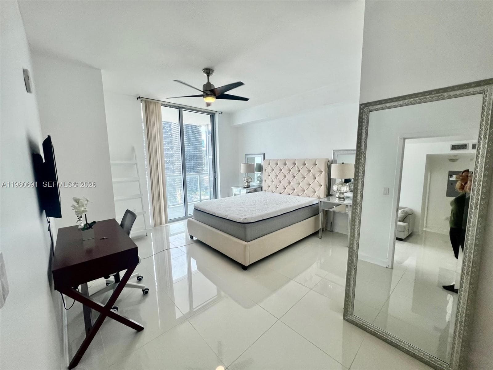1111 SW 1st Ave # 3223, Miami FL 33130 — 4