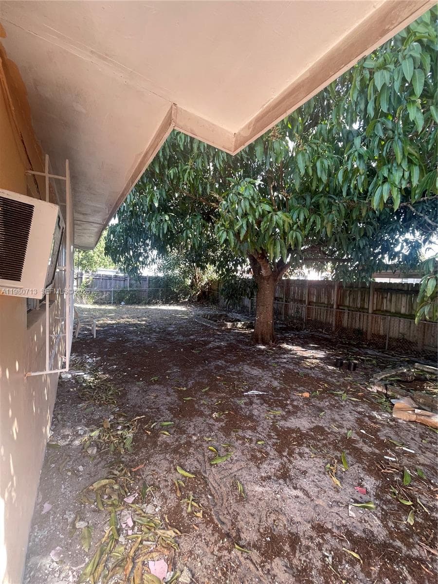 18425 NW 42nd Pl, Miami Gardens FL 33055 — 10