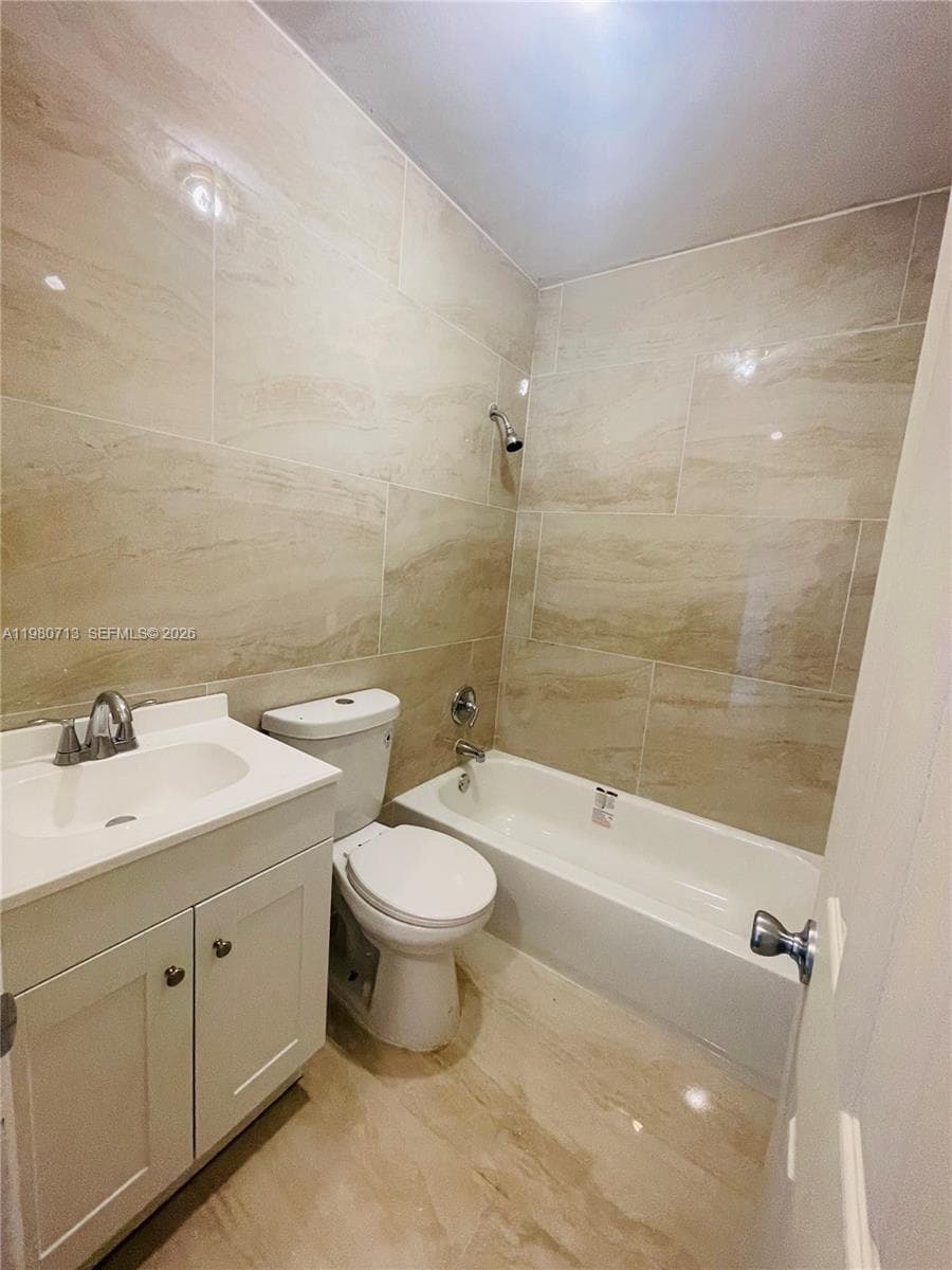 18425 NW 42nd Pl, Miami Gardens FL 33055 — 4