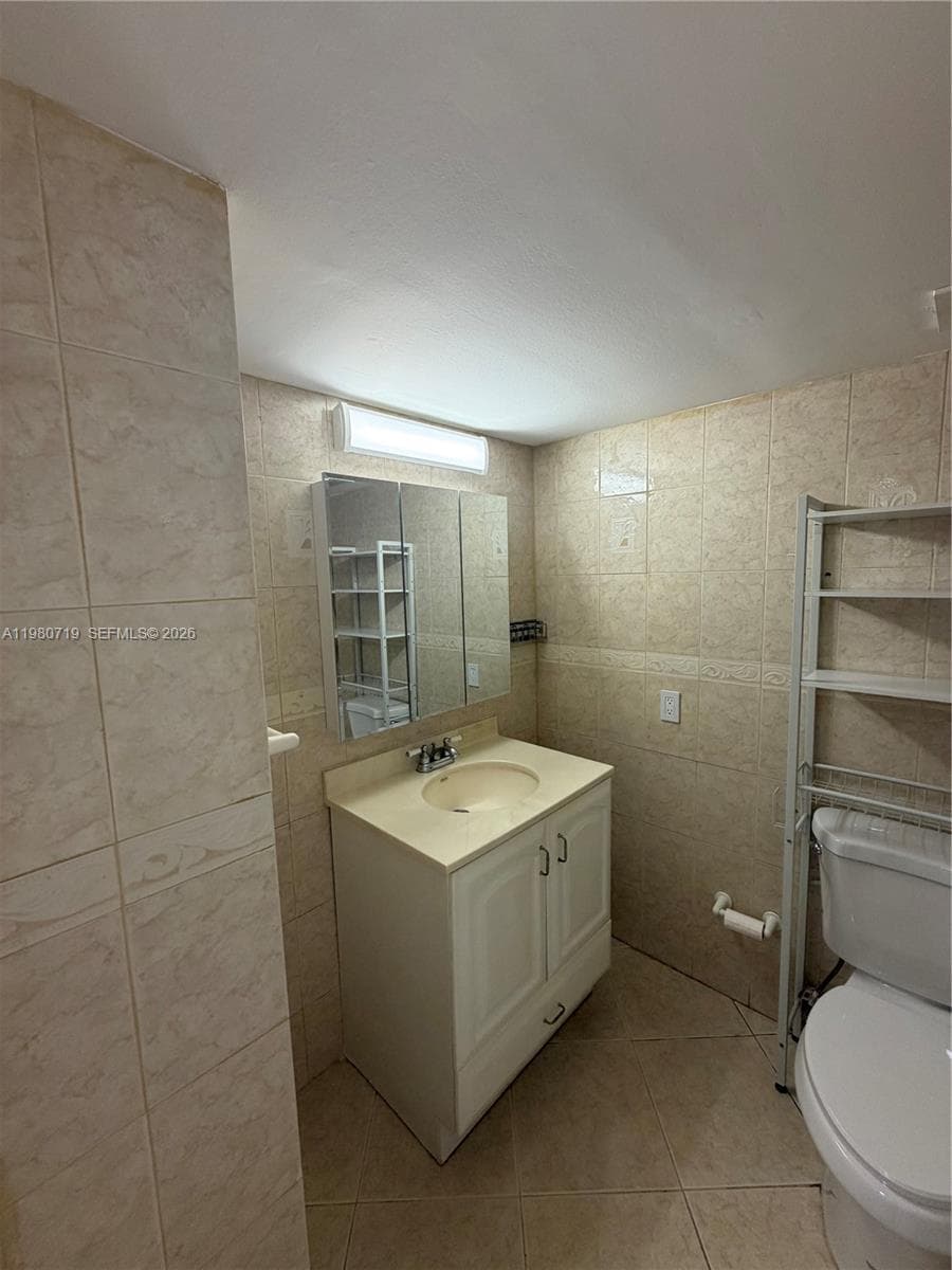 1801 S Treasure Dr # 202, North Bay Village FL 33141 — 17