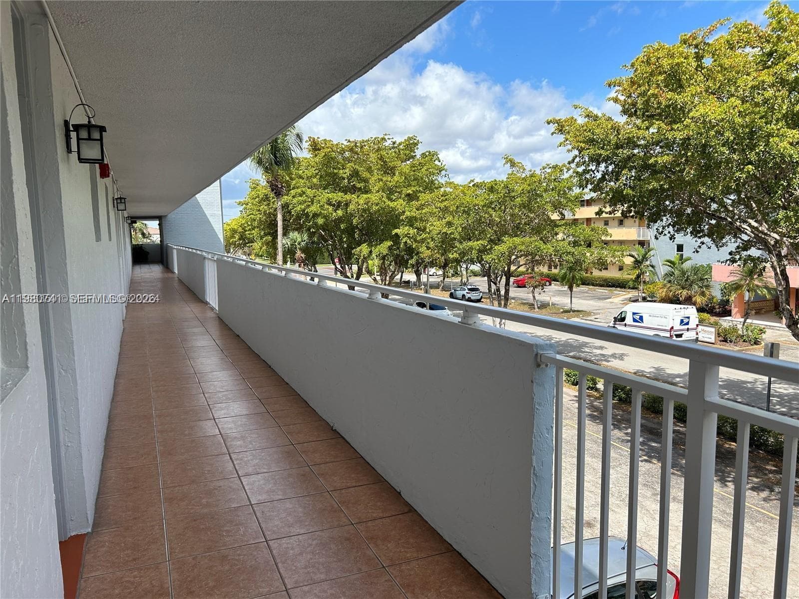 3550 NE 169th St # 303, North Miami Beach FL 33160 — 23