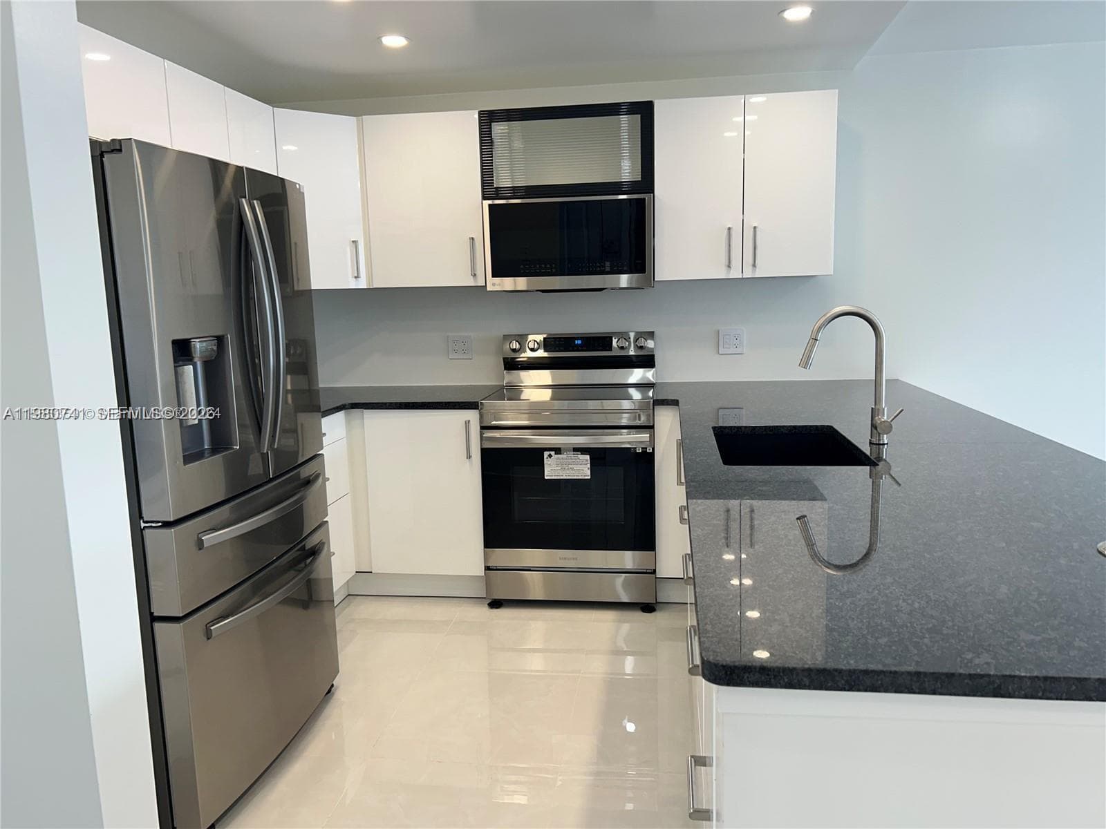 3550 NE 169th St # 303, North Miami Beach FL 33160 — 16
