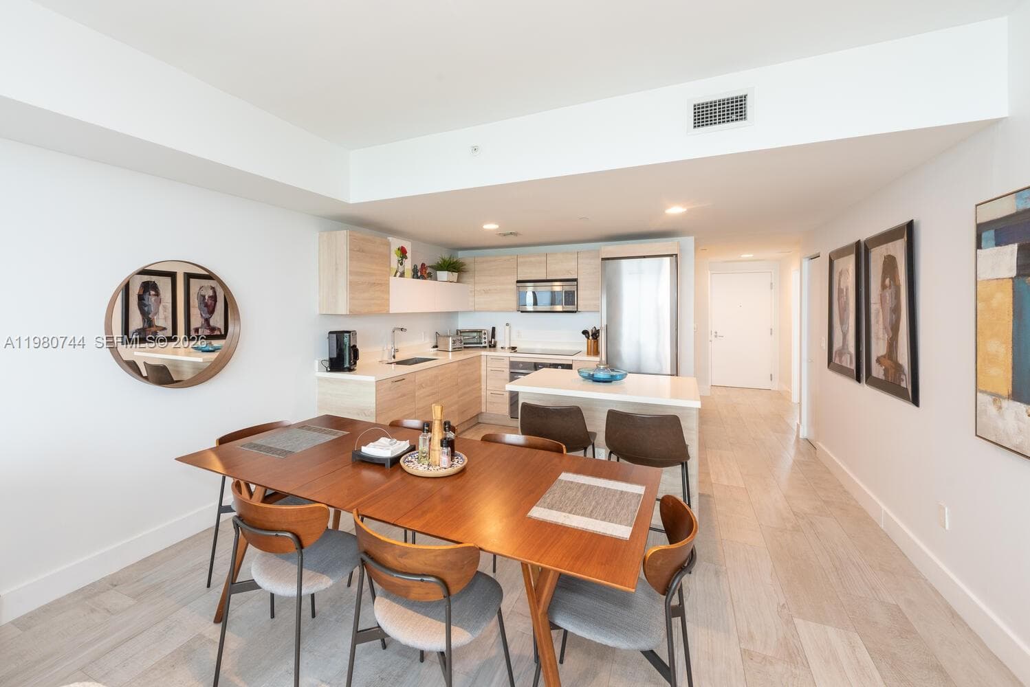 16385 Biscayne Blvd # 2304, North Miami Beach FL 33160 — 32