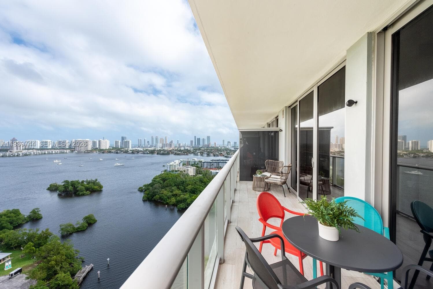 16385 Biscayne Blvd # 2304, North Miami Beach FL 33160 — 1