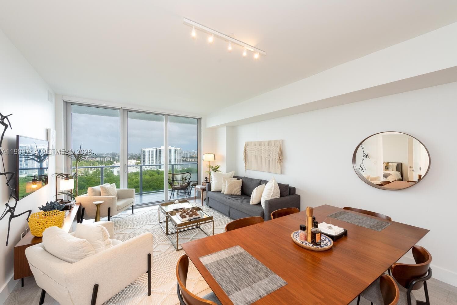 16385 Biscayne Blvd # 2304, North Miami Beach FL 33160 — 28