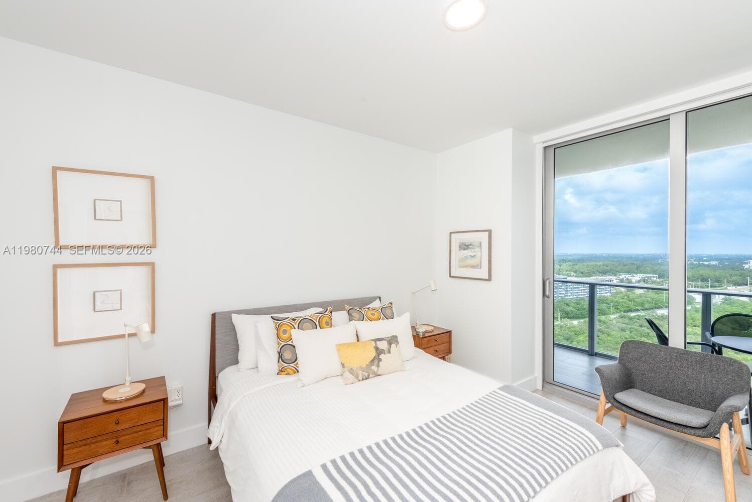 16385 Biscayne Blvd # 2304, North Miami Beach FL 33160 — 40