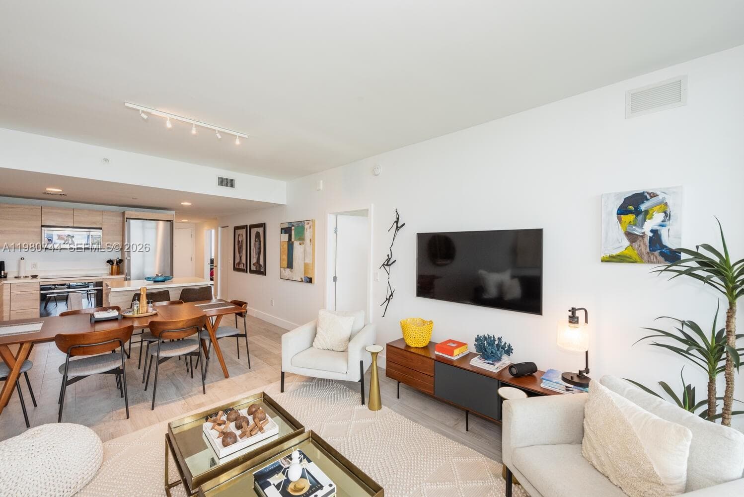 16385 Biscayne Blvd # 2304, North Miami Beach FL 33160 — 31