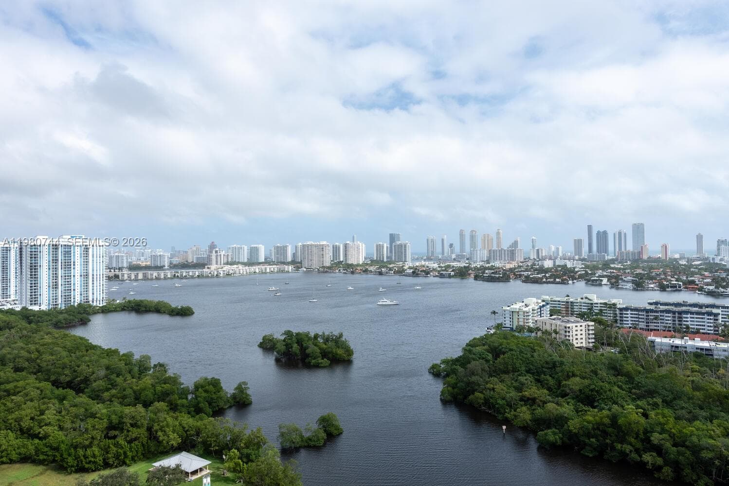 16385 Biscayne Blvd # 2304, North Miami Beach FL 33160 — 25
