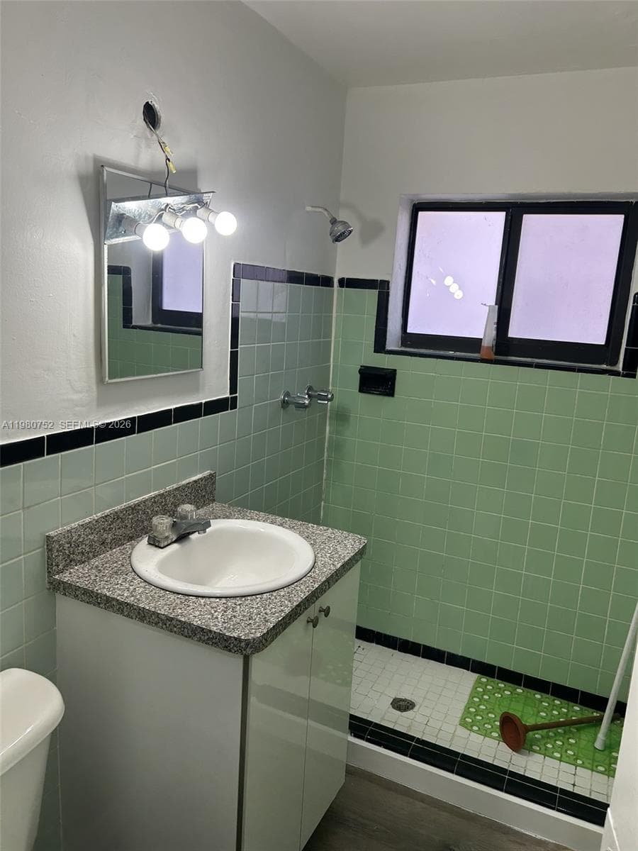 34 W 31st St # 4, Hialeah FL 33012 — 8