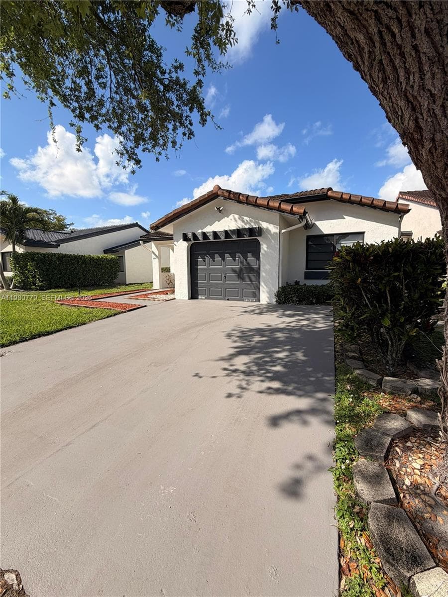 6641 NW 174th Ter, Hialeah FL 33015 — 3