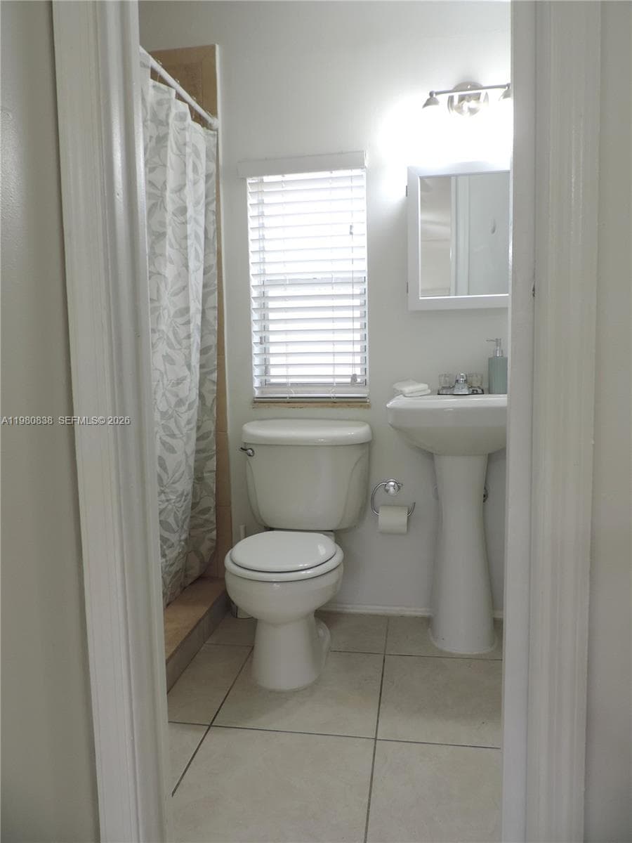 3134 SW 25th Ter, Miami FL 33133 — 16