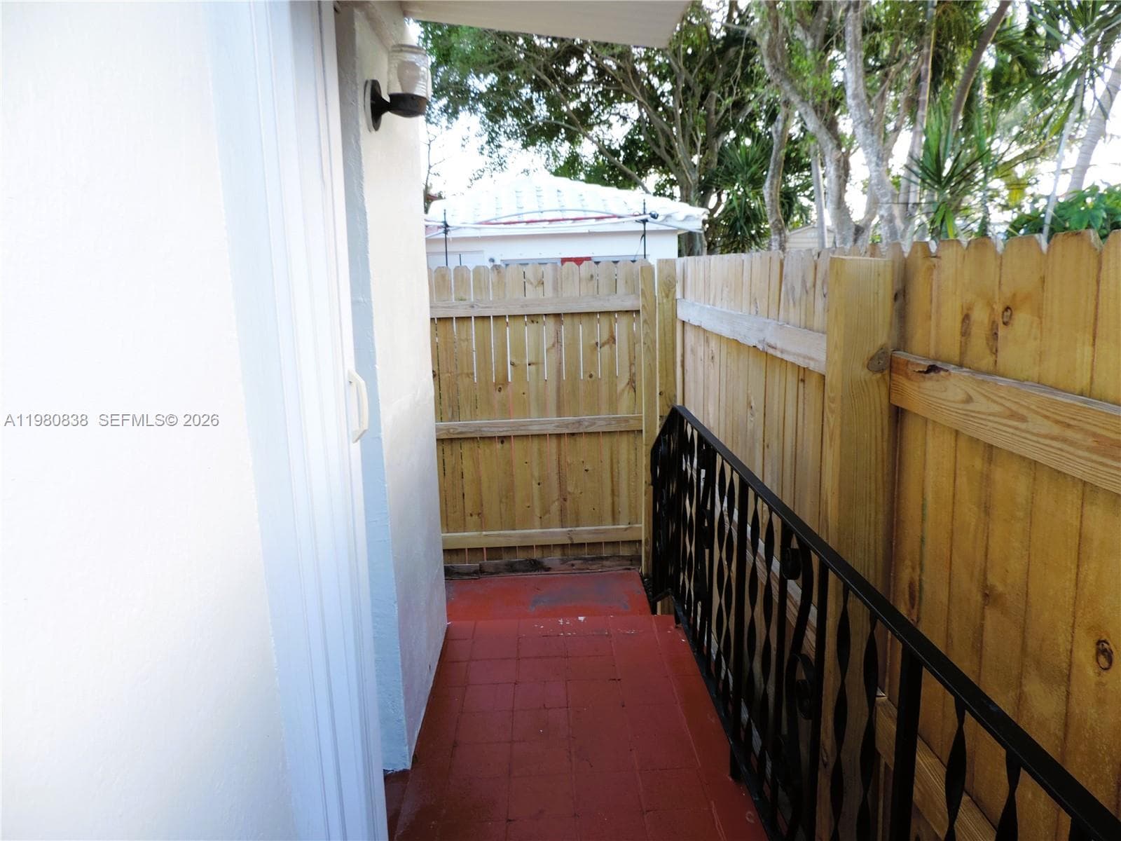 3134 SW 25th Ter, Miami FL 33133 — 22