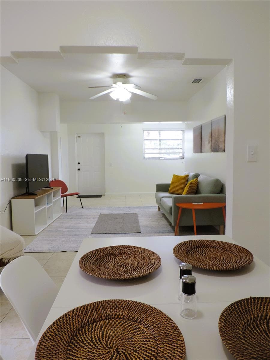 3134 SW 25th Ter, Miami FL 33133 — 9