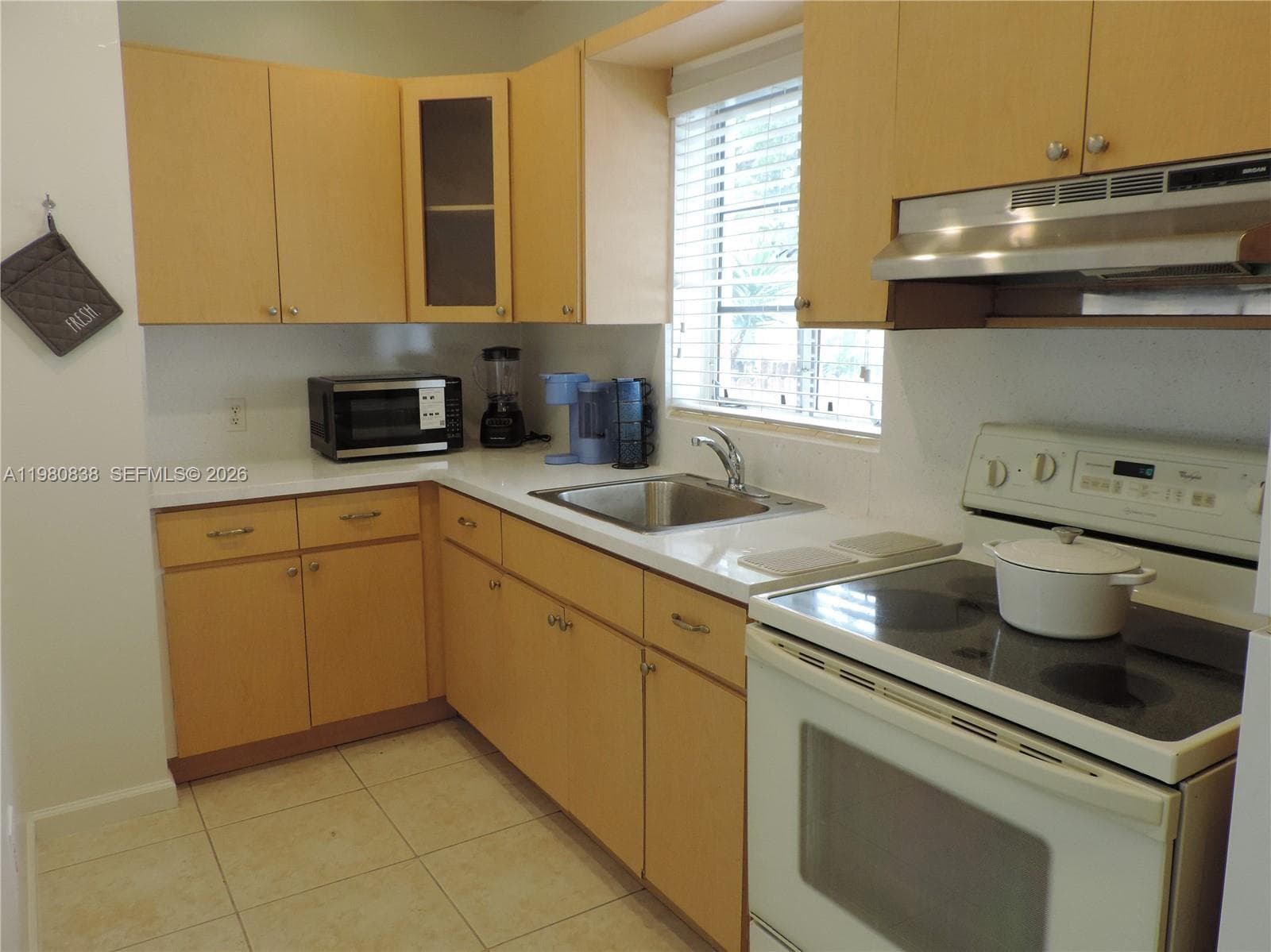 3134 SW 25th Ter, Miami FL 33133 — 19