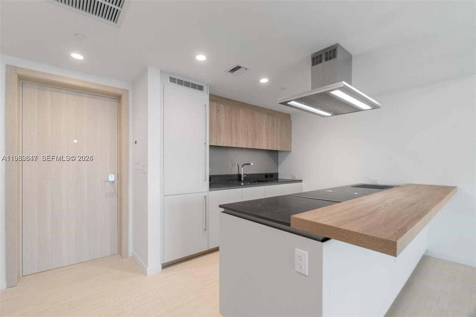 1000 Brickell Plz # 3310, Miami FL 33131 — 3