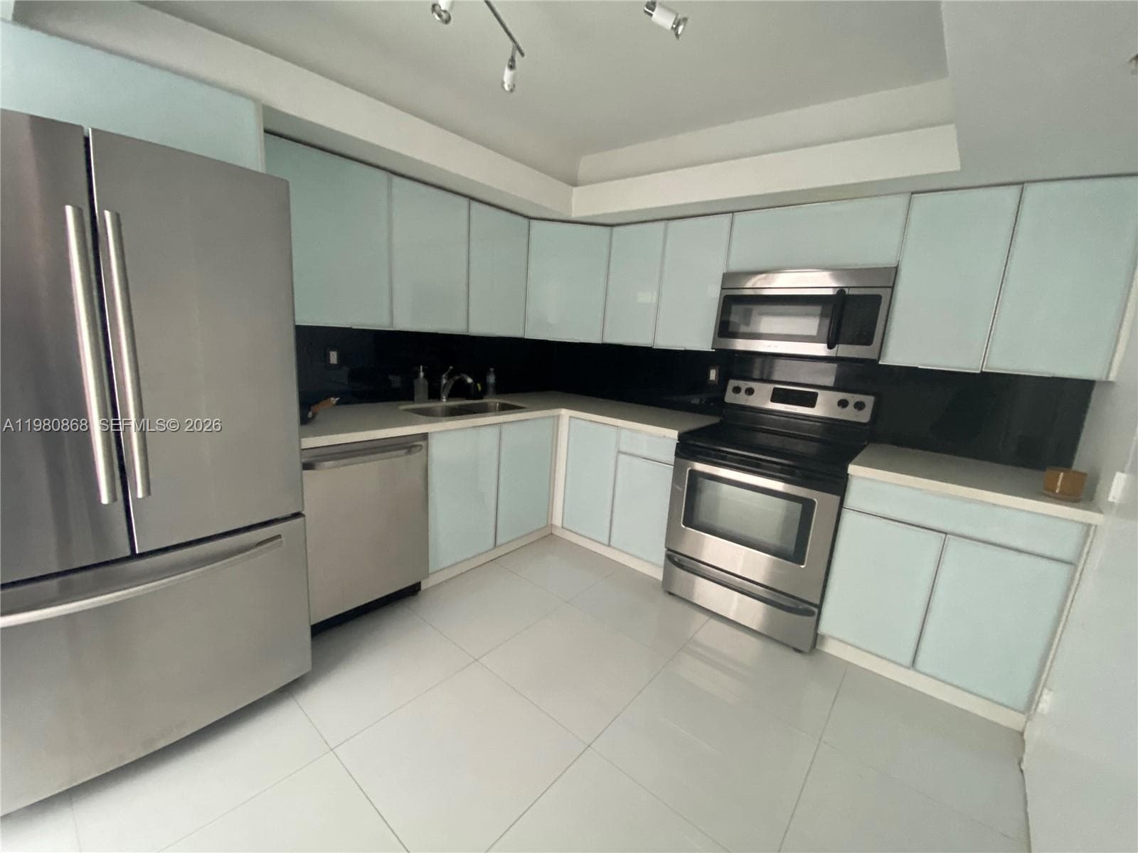 2780 NE 183rd St # 909, Aventura FL 33160 — 1