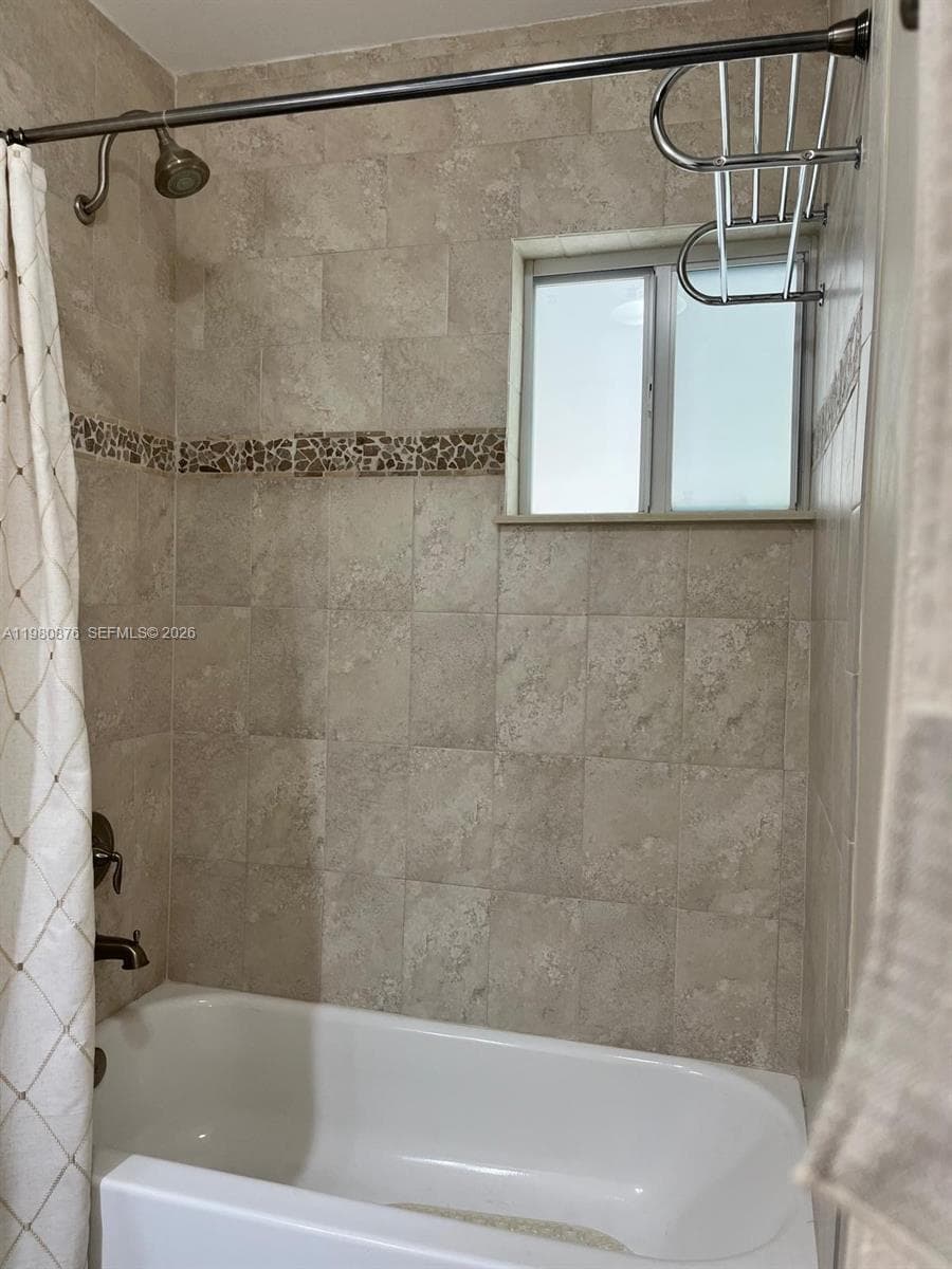 685 W 77th St, Hialeah FL 33014 — 27