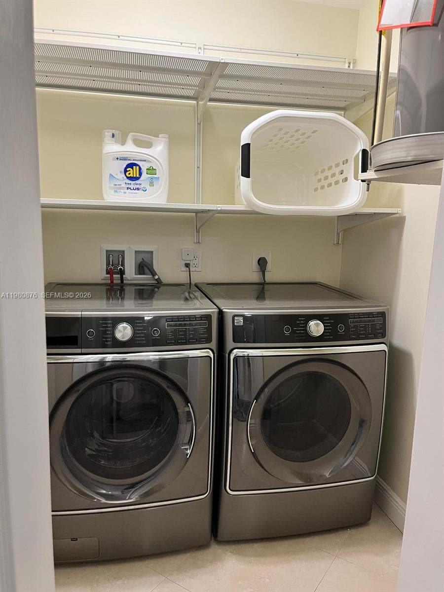 685 W 77th St, Hialeah FL 33014 — 13