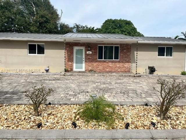 685 W 77th St, Hialeah FL 33014 — 1