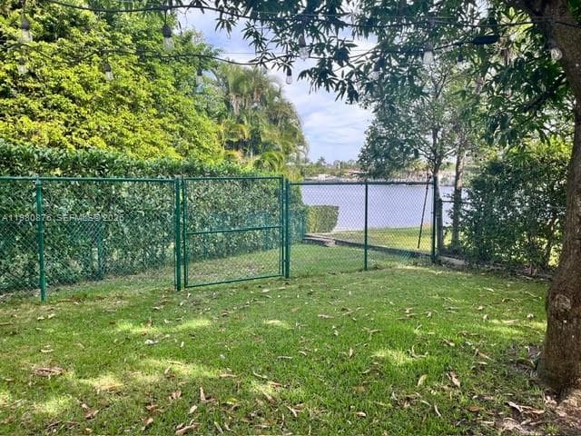 685 W 77th St, Hialeah FL 33014 — 34