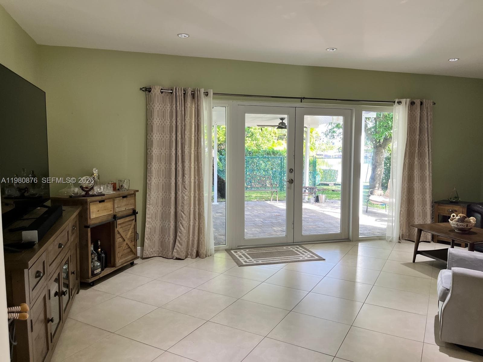 685 W 77th St, Hialeah FL 33014 — 10