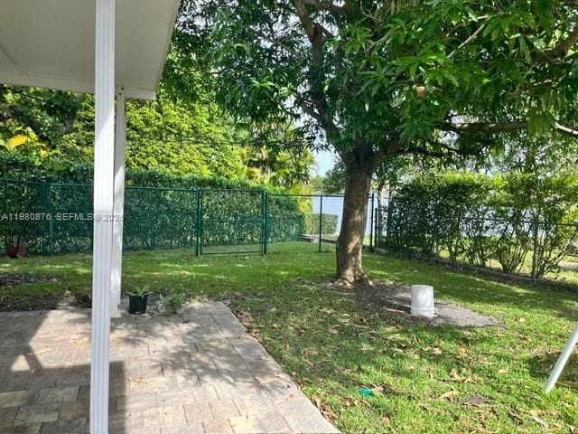 685 W 77th St, Hialeah FL 33014 — 33