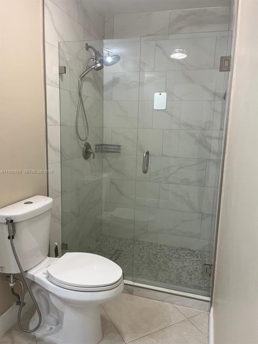 685 W 77th St, Hialeah FL 33014 — 19