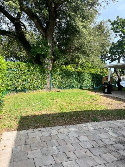 685 W 77th St, Hialeah FL 33014 — 35
