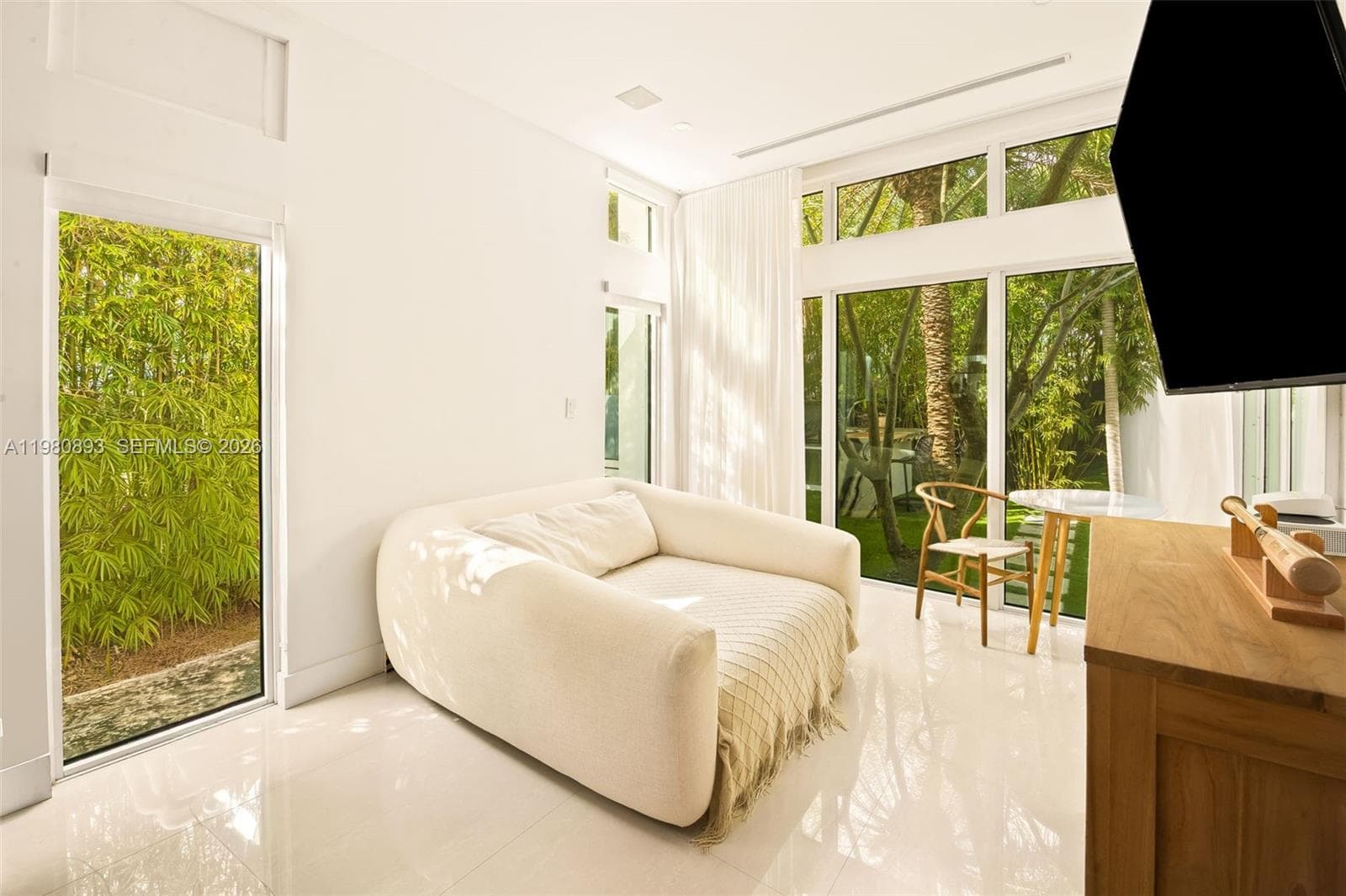 865 W 47th St, Miami Beach FL 33140 — 23